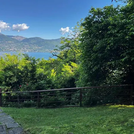 New Cozy With Lakeview Apartamento Cerro (Laveno-Mombello)