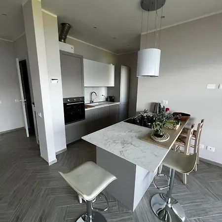 New Cozy With Lakeview Lejlighed Cerro (Laveno-Mombello)