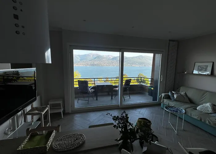 New Cozy With Lakeview Cerro (Laveno-Mombello)