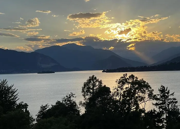 New Cozy With Lakeview Cerro (Laveno-Mombello)