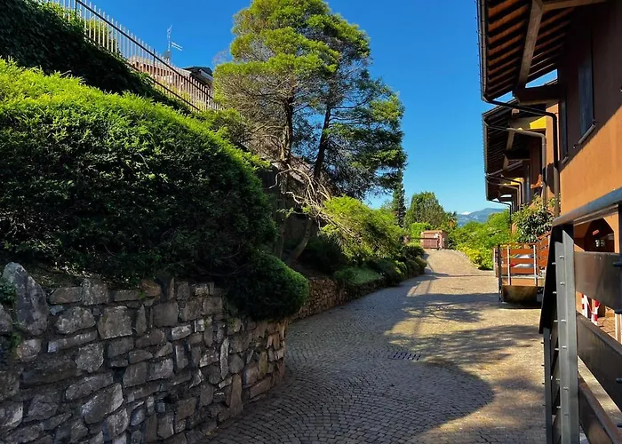 New Cozy With Lakeview Apartament Cerro (Laveno-Mombello)